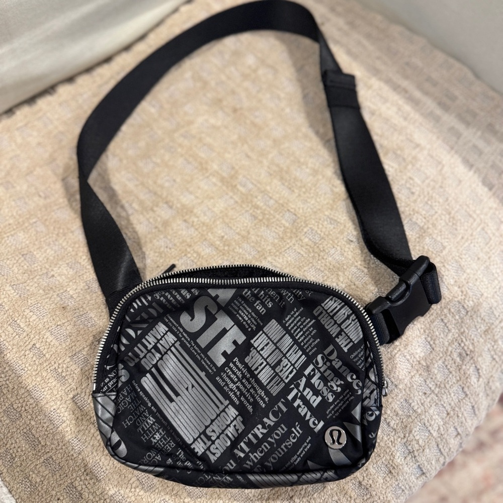 Lululemon Black and Gray Everywhere Manifesto Belt Bag